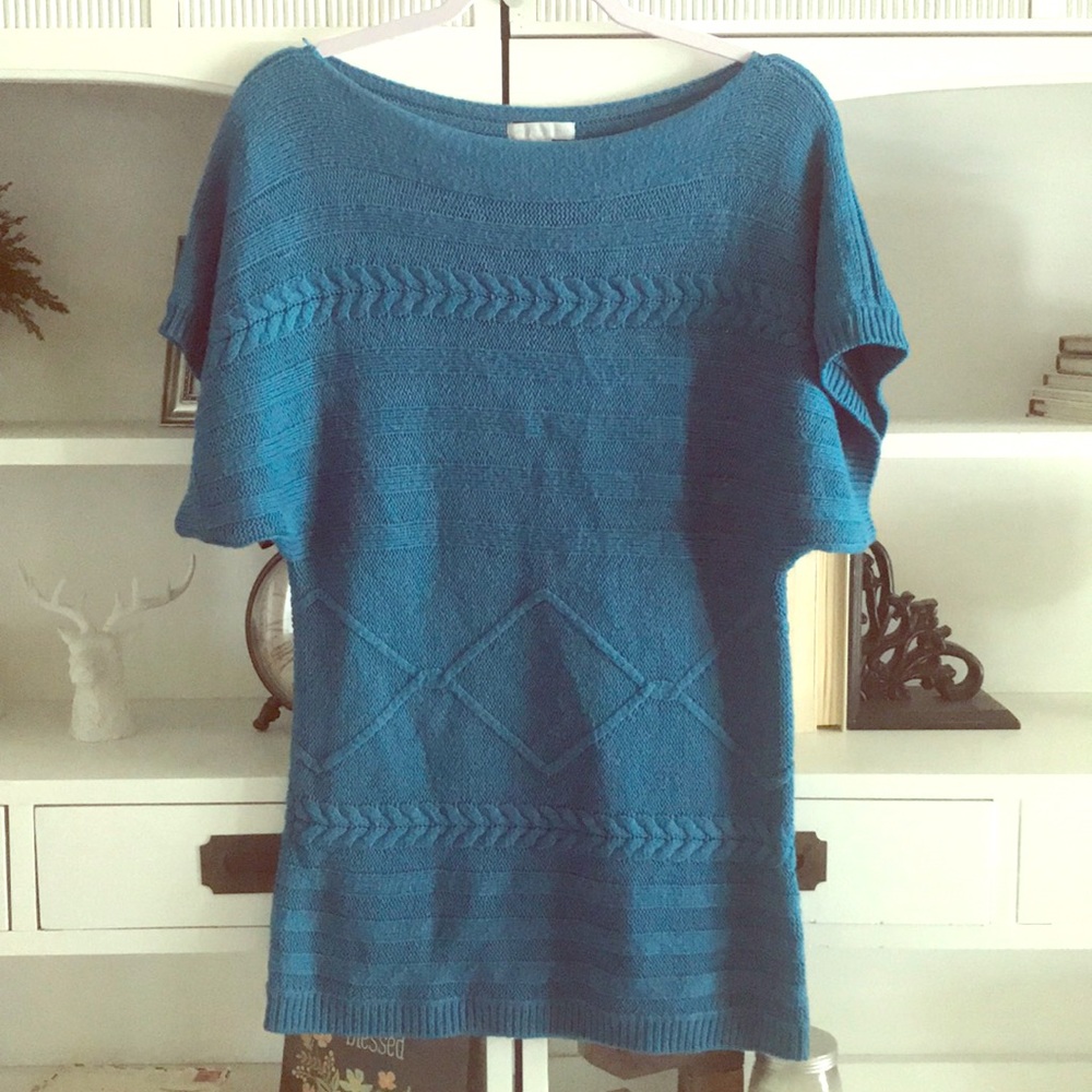 Short Sleeved NY&Co Sweater S